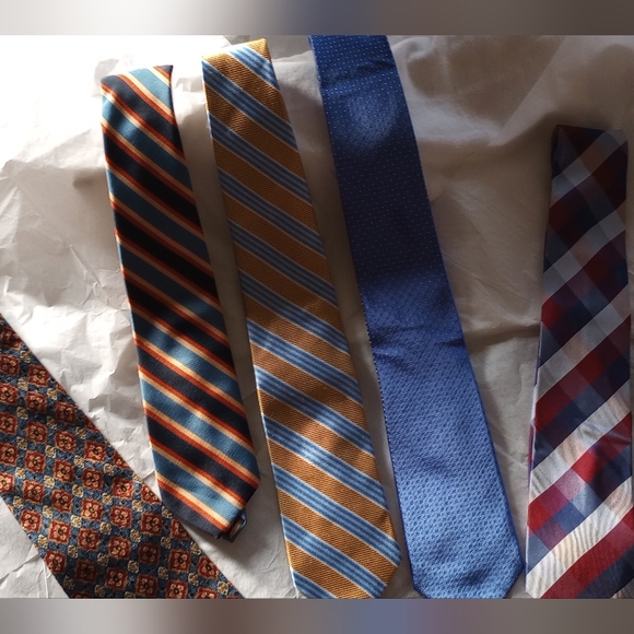 Vintage and Designer Tie Collection.FIVE FOR THE PRICE OF ONE BUNDLE. Blue Tones - Picture 3 of 11